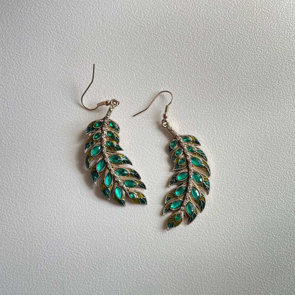 Eye Candy Los Angeles Natalie leaf earrings - Picture 2 of 7